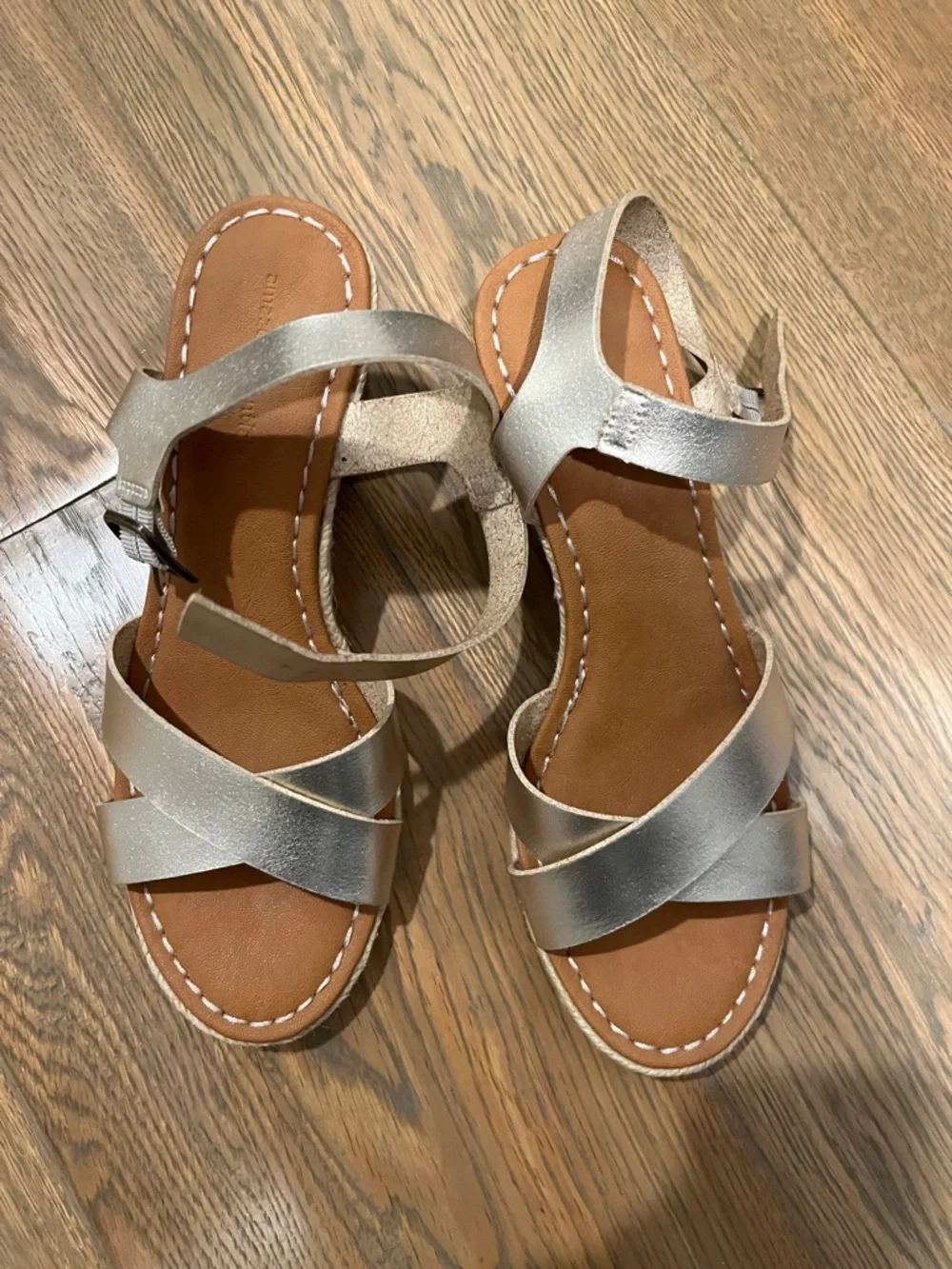 EUC Amazon Essentials Women's Ankle Strap Espadrille Wedge Sandal size 8